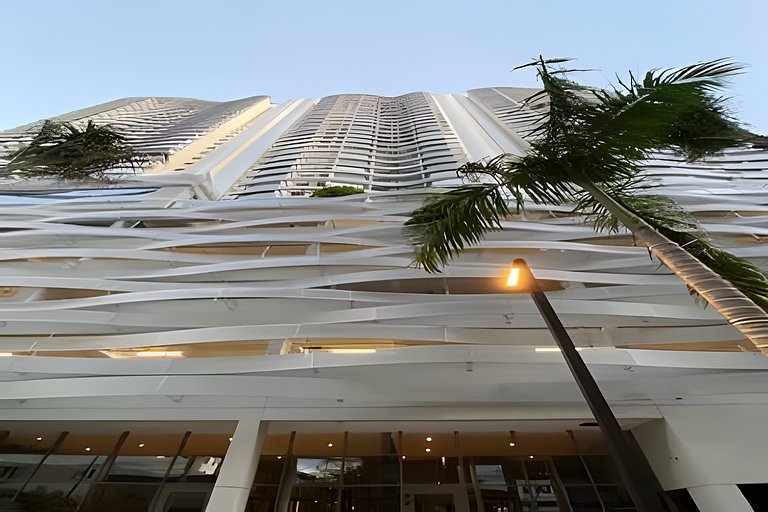 Piscina Coberta · 25º Andar · C/ Vaga de garagem