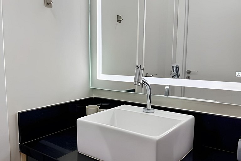 Completo e funcional, ao lado do Metrô e Allianz