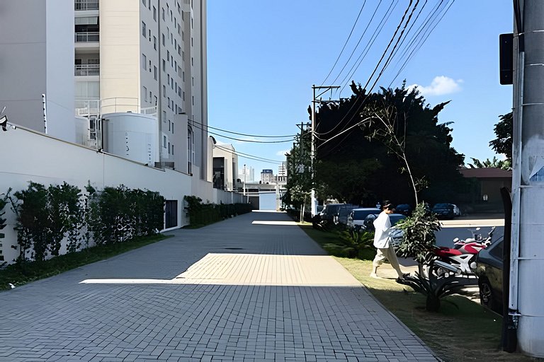 Completo e funcional, ao lado do Metrô e Allianz