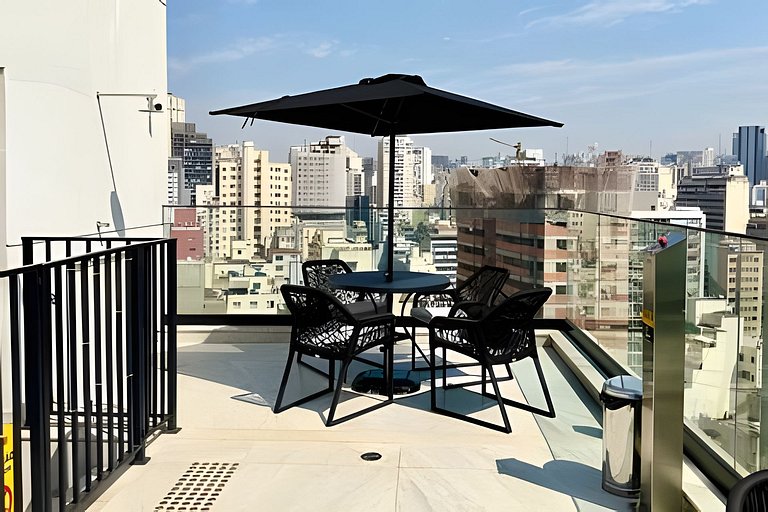 Quarto + Cozinha Completa e Piscina no 15º Andar
