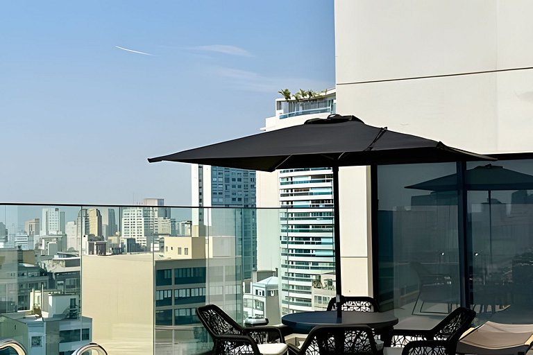 Quarto + Cozinha Completa e Piscina no 15º Andar