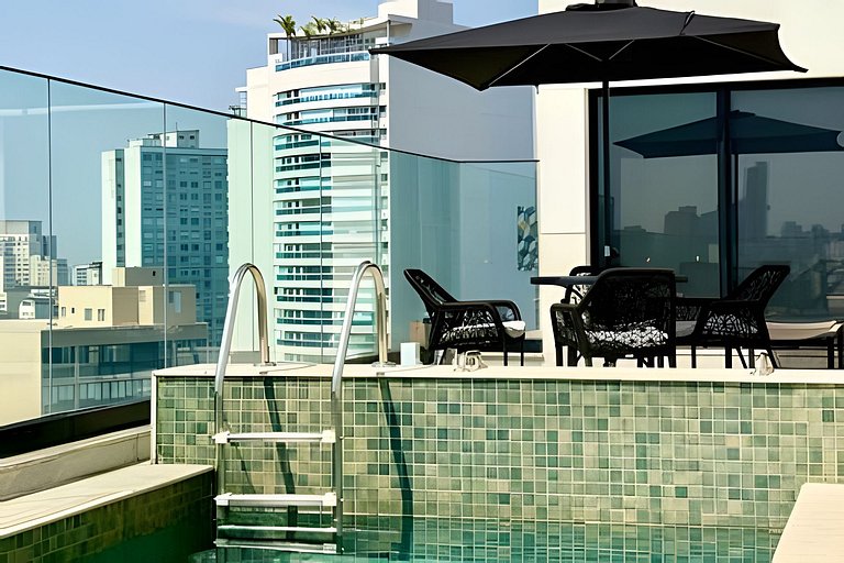 Quarto + Cozinha Completa e Piscina no 15º Andar