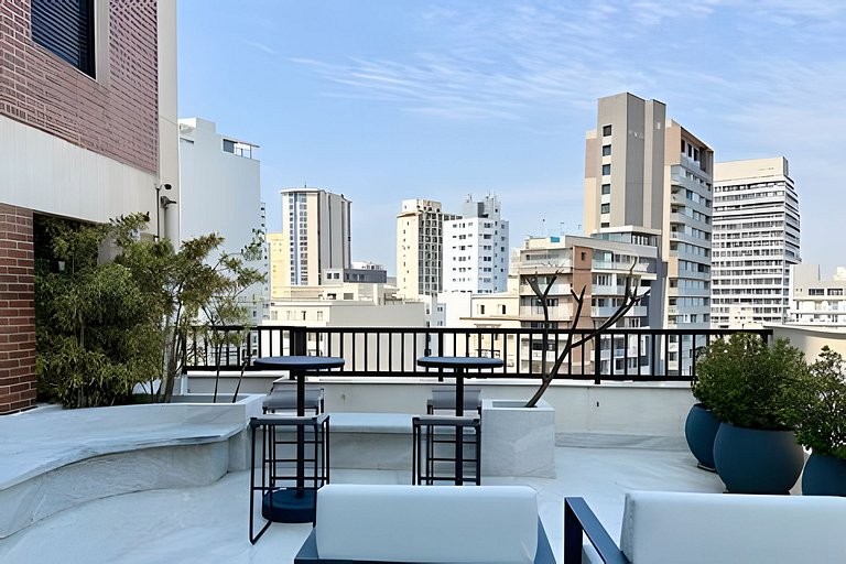 Quarto + Cozinha Completa e Piscina no 15º Andar