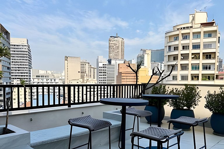 Quarto + Cozinha Completa e Piscina no 15º Andar