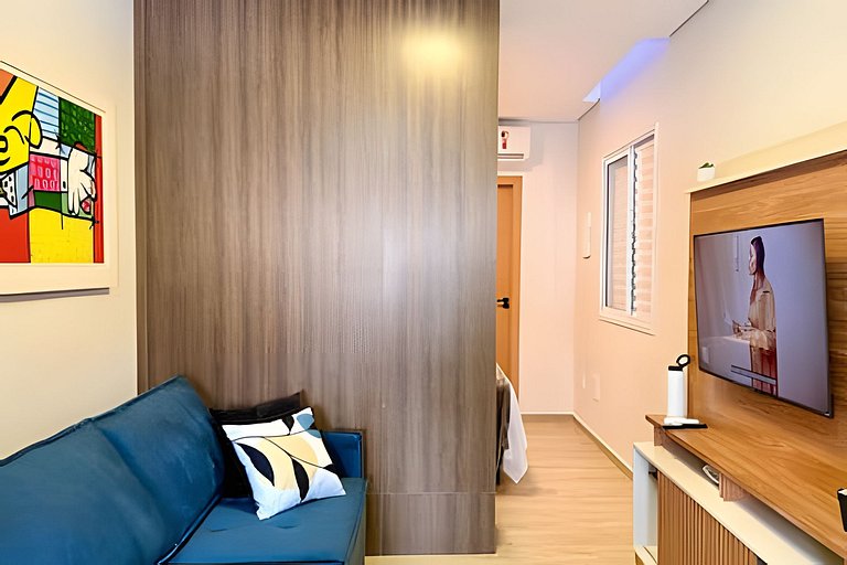 Flat 11 amplo c/ ar-condicionado perto Anclivepa