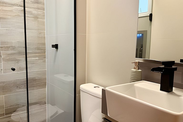 Flat 11 amplo c/ ar-condicionado perto Anclivepa