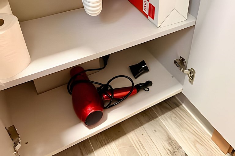 Flat 11 amplo c/ ar-condicionado perto Anclivepa