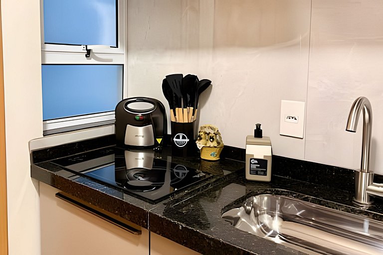 Studio 12 com ar-condicionado p/ ao metrô Belém