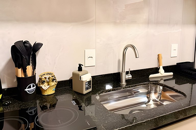 Studio 12 com ar-condicionado p/ ao metrô Belém