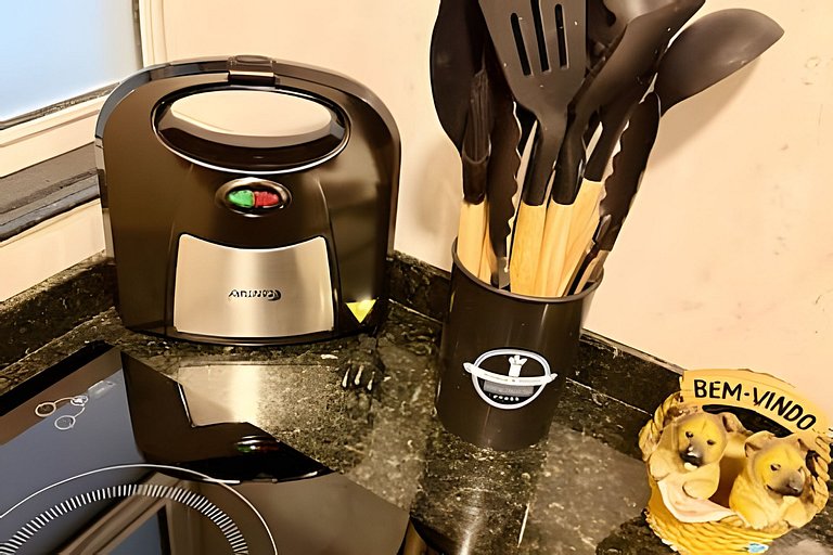 Studio 12 com ar-condicionado p/ ao metrô Belém