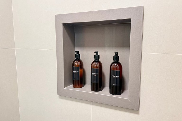 Studio 02 Cinema com Projetor e Enxoval de Hotel