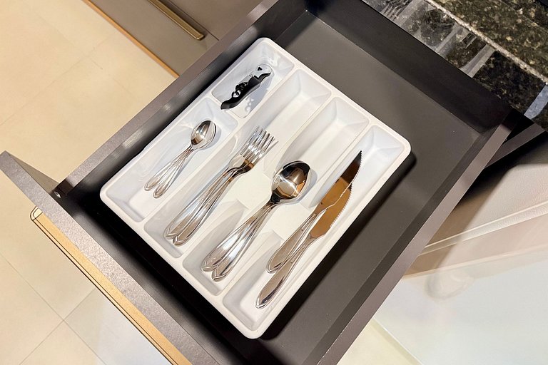 Studio 02 Cinema com Projetor e Enxoval de Hotel