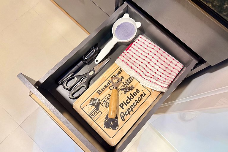 Studio 02 Cinema com Projetor e Enxoval de Hotel