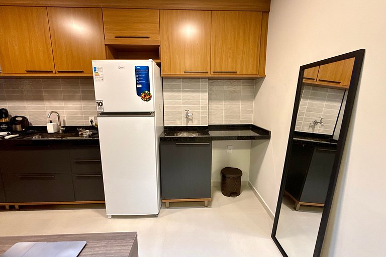 Flat 02 Cinema com Projetor e Enxoval de Hotel