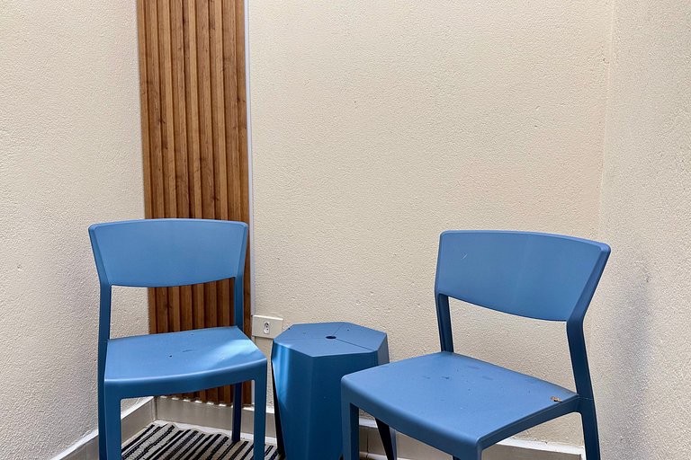 Studio 02 Cinema com Projetor e Enxoval de Hotel