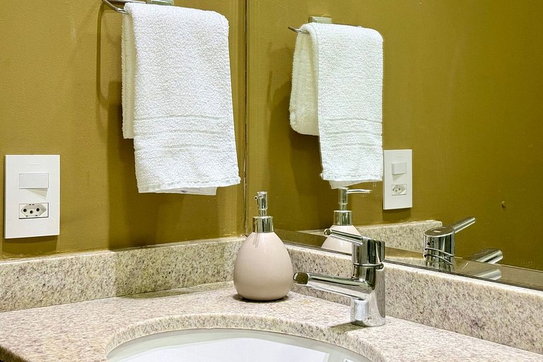 Studio c/ Ar-Condicionado pertinho da Liberdade