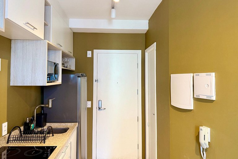 Studio c/ Ar-Condicionado pertinho da Liberdade