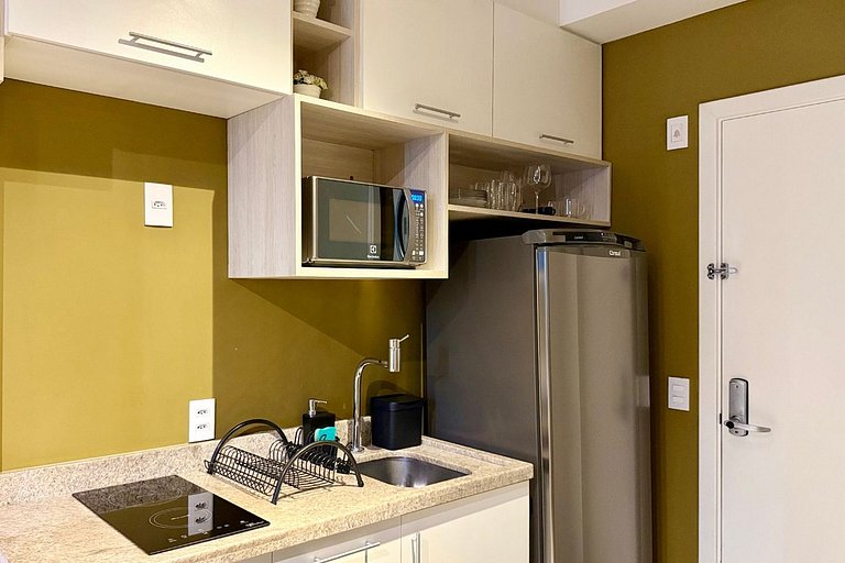 Studio c/ Ar-Condicionado pertinho da Liberdade