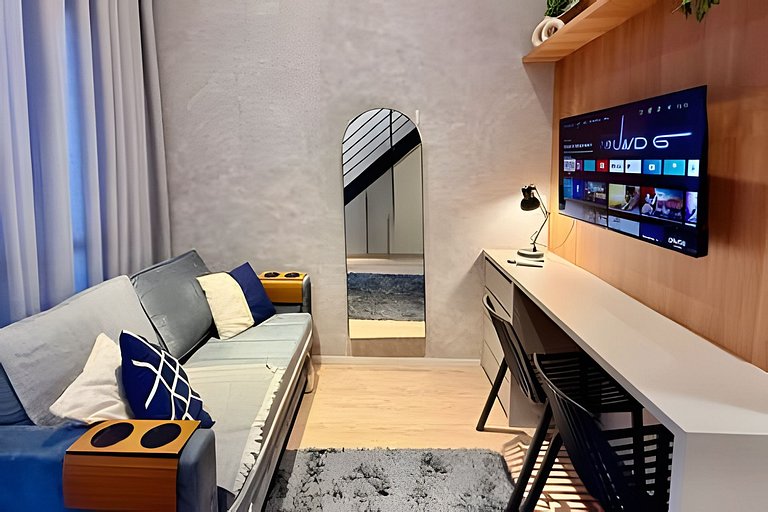 Loft c/ Mezanino · Pé-direito Alto · Até 4 pessoas