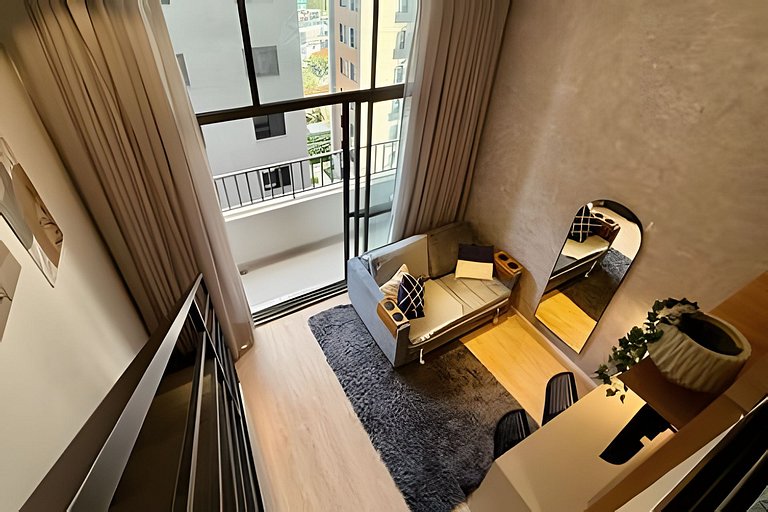 Loft c/ Mezanino · Pé-direito Alto · Até 4 pessoas