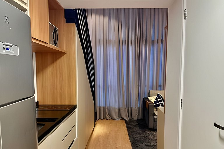 Loft c/ Mezanino · Pé-direito Alto · Até 4 pessoas