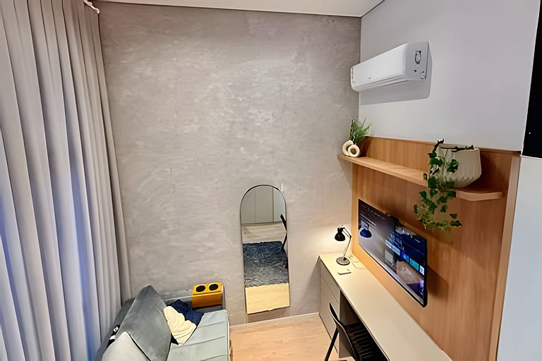 Loft c/ Mezanino · Pé-direito Alto · Até 4 pessoas