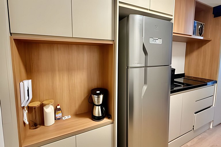 Loft c/ Mezanino · Pé-direito Alto · Até 4 pessoas