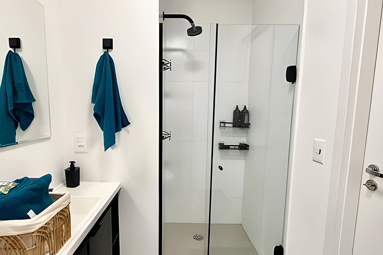 Loft c/ Mezanino · Pé-direito Alto · Até 4 pessoas