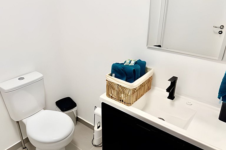 Loft c/ Mezanino · Pé-direito Alto · Até 4 pessoas