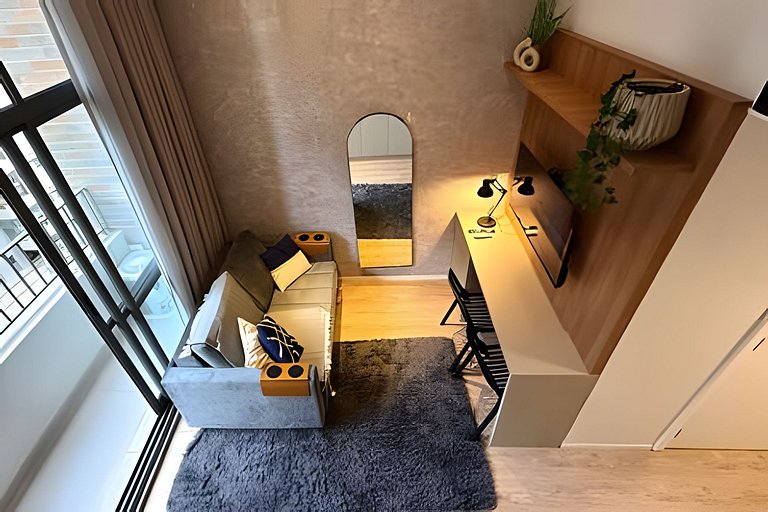 Loft c/ Mezanino · Pé-direito Alto · Até 4 pessoas