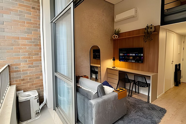 Loft c/ Mezanino · Pé-direito Alto · Até 4 pessoas