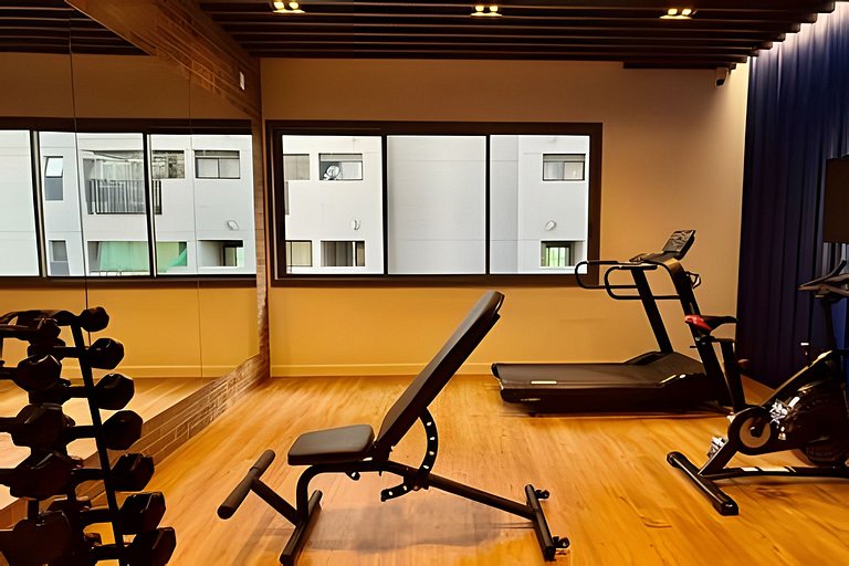 Loft c/ Mezanino · Pé-direito Alto · Até 4 pessoas