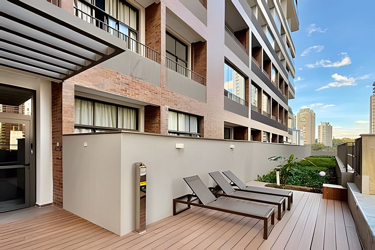 Loft c/ Mezanino · Pé-direito Alto · Até 4 pessoas