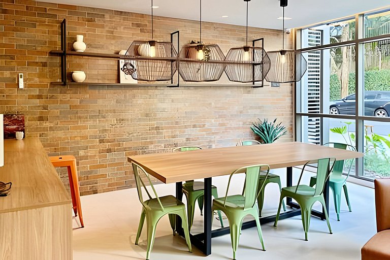 Loft c/ Mezanino · Pé-direito Alto · Até 4 pessoas