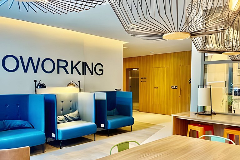 Loft c/ Mezanino · Pé-direito Alto · Até 4 pessoas