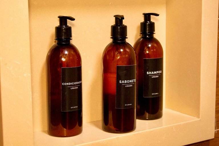 Studio 05 amplo com ar condicionado e 2 varandas