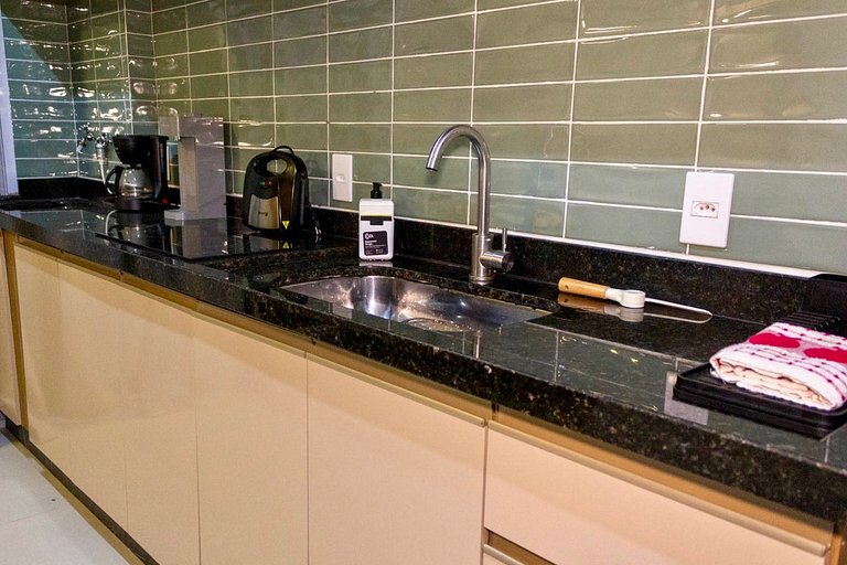 Studio 05 amplo com ar condicionado e 2 varandas